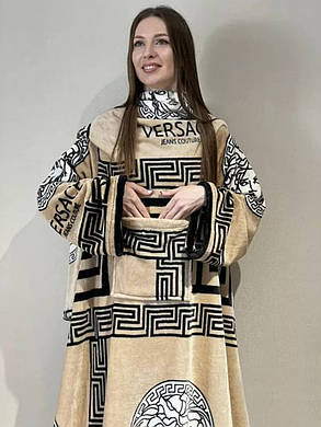 Плед з рукавами та кишенею ТЕТ Версаче бежевий 160х210см., фото 2