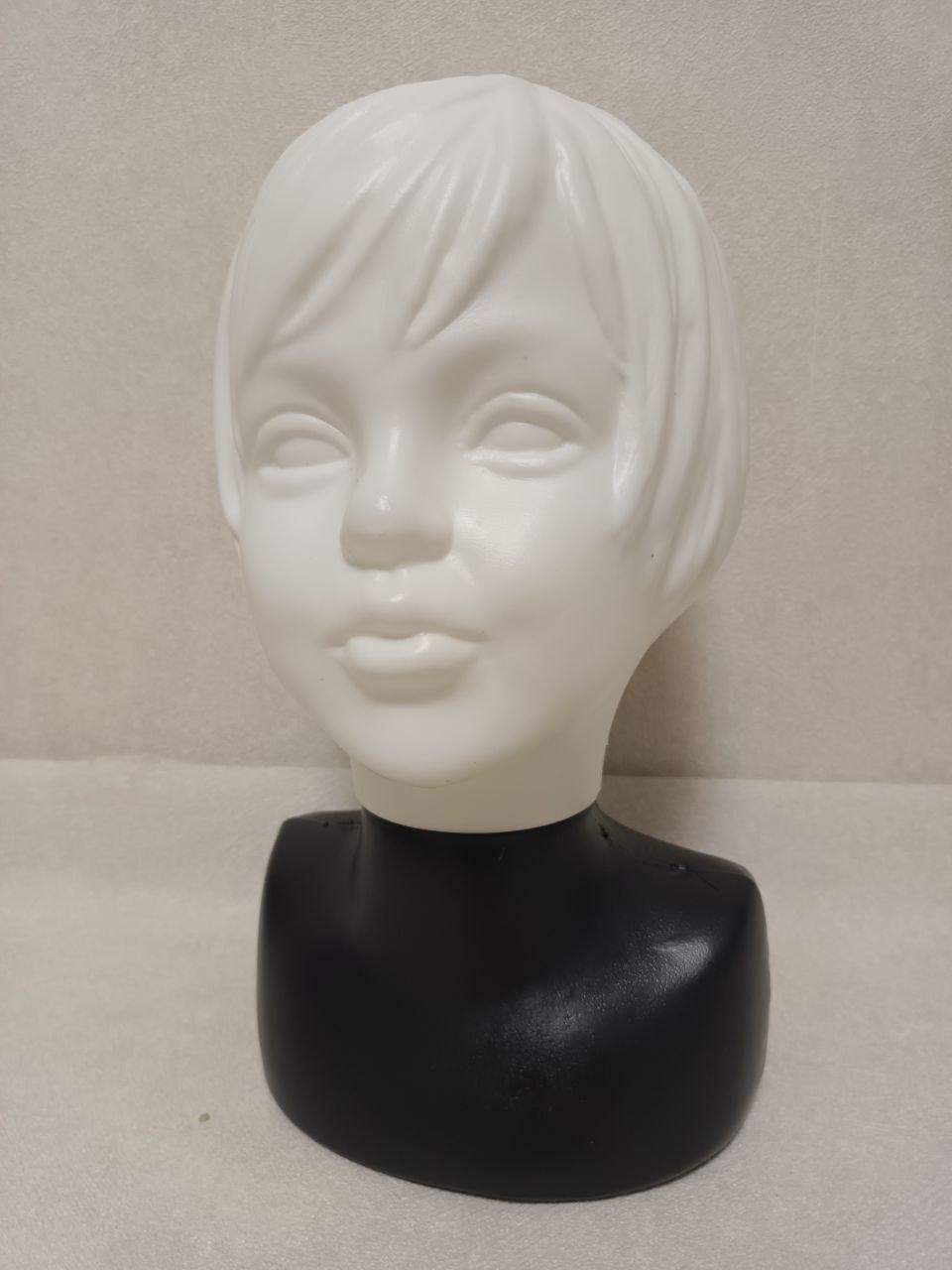 Манекен дитячої голови дівчинки білий з чорним бюстом, фото 1