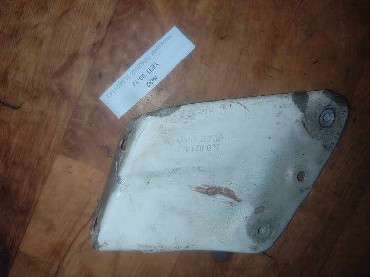No82  Б\у кронштейн крила права skoda yeti 5l0821142, фото 1