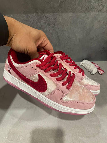 Найк СБ Данк Розовые кроссовки для девушек Nike SB Dunk Low. Замшевые ...