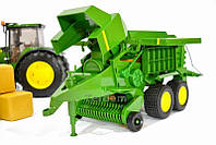 Комбайн зернозбиральний Bruder 02017 John Deere