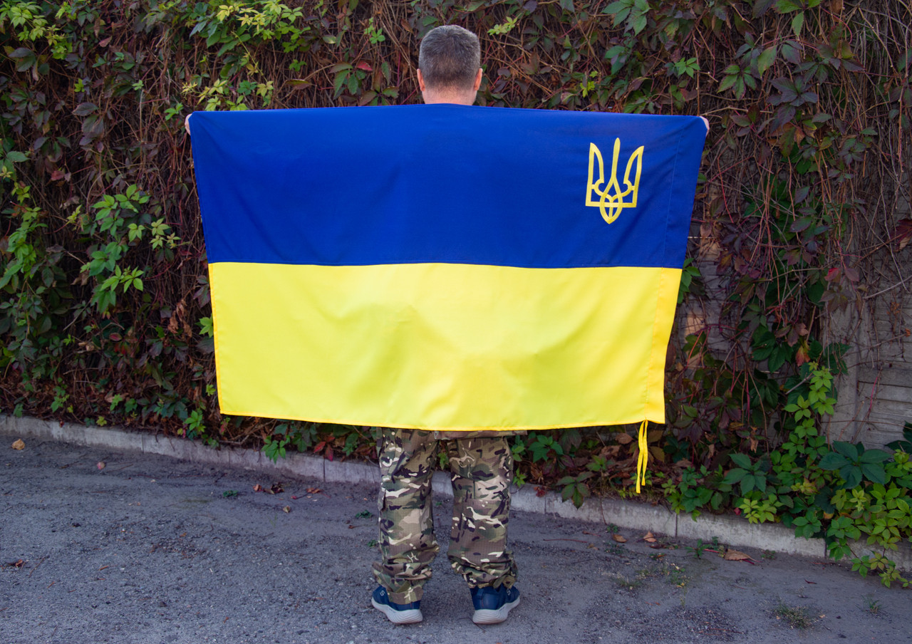 Прапор України з двосторонньою вишивкою у вигляді герба габардин 150х90, фото 1