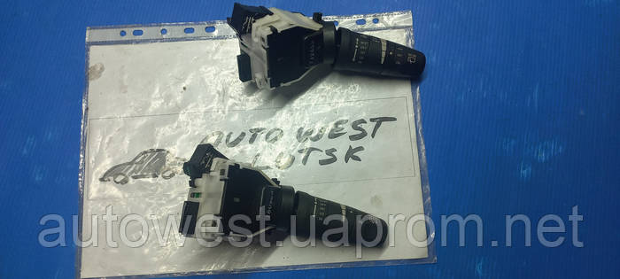 Купить Подрулевой переключатель Nissan Tiida 2008г. 25260EE90B правый ...