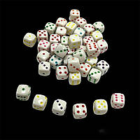 Бусины белые с разноцветным "Гральные кубики" квадратные (куб) 8,5**8.5 мм (примерно 40 шт)
