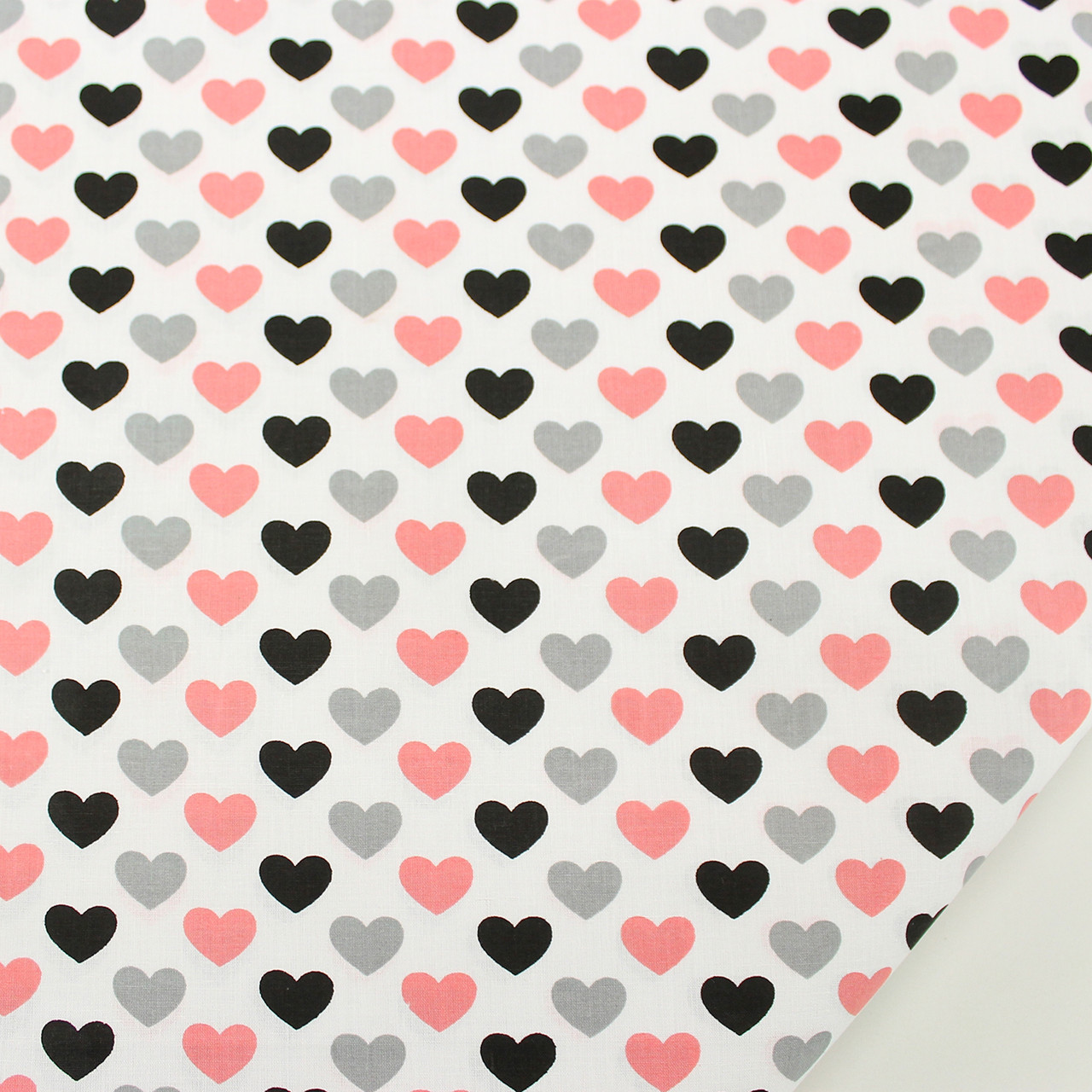 Польська бязь із серцями сірими, чорними та кораловими на білому тлі No631, фото 1