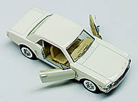 Машинка Kinsmart Ford Mustang 1964 біла 1:36, модель KT5351W/3, фото 3