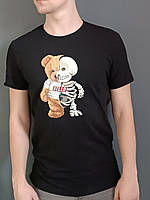 Чоловіча чорна футболка з принтом — стильна футболка для хлопців