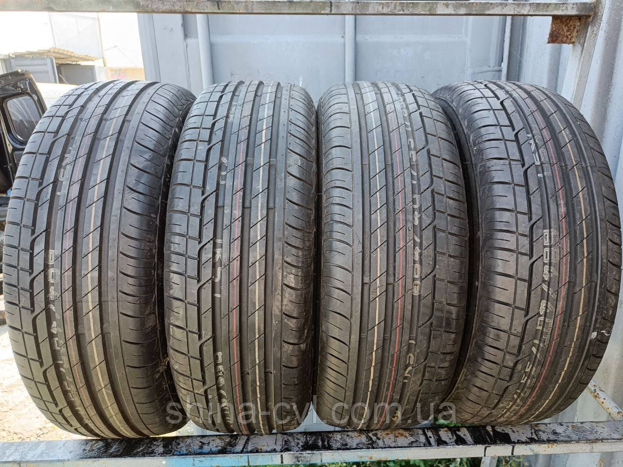 Літні шини 215 60 r16 95V Bridgestone Turanza T001