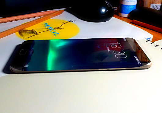 На Meizu Pro 7 буде металевий корпус, кільцева спалах і вигнутий дисплей