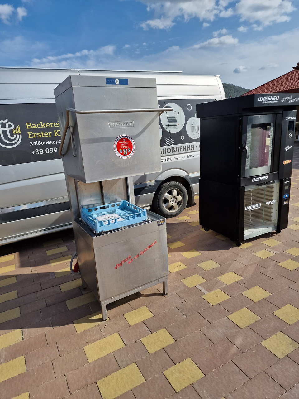 Посудомийка фронтальна посудомийна машина HOBART PROFI+ NEU
