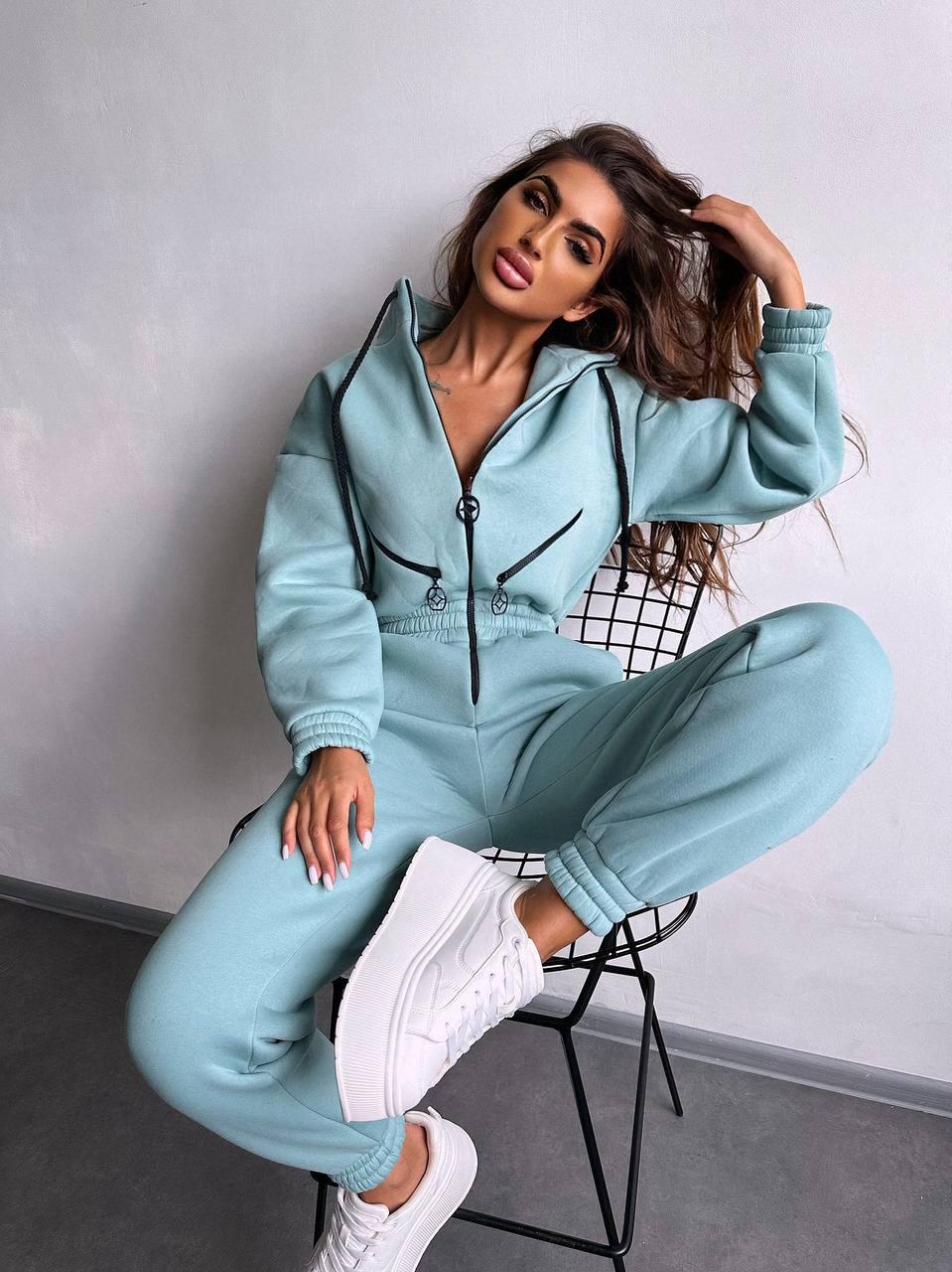 Жіночий теплий комбінезон з джоггерами на флісі Db5771