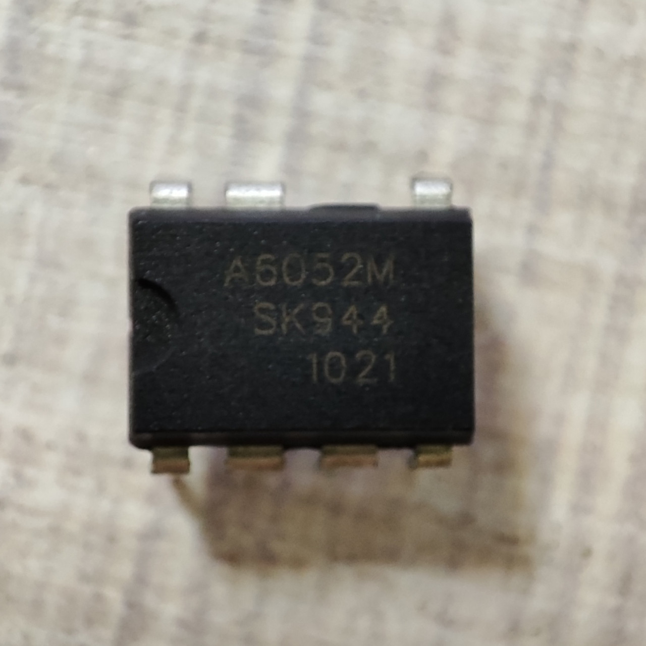 Контролер ШИМ STR-A6052M