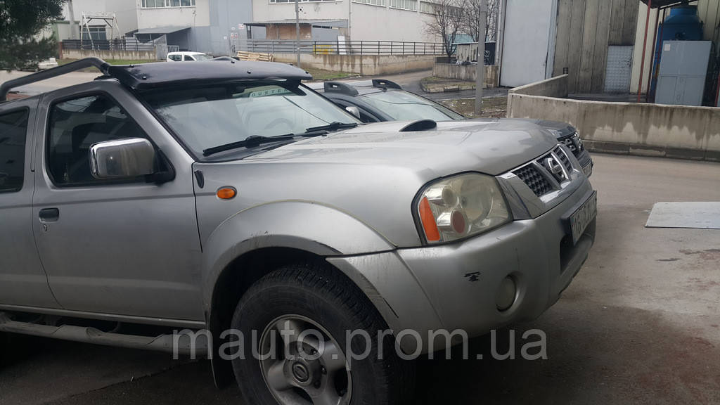 Козырек на лобовое стекло (черный глянец, 5мм) для Nissan NP300 1999-2015 - фото 4 - id-p1981658459