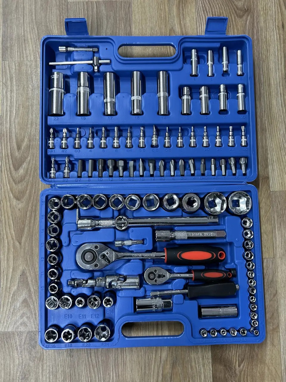 Профессиональный комплект инструментов для дома и мастерской в пластиковом чемодане, набор ключей с трещоткой - фото 10 - id-p1981735450