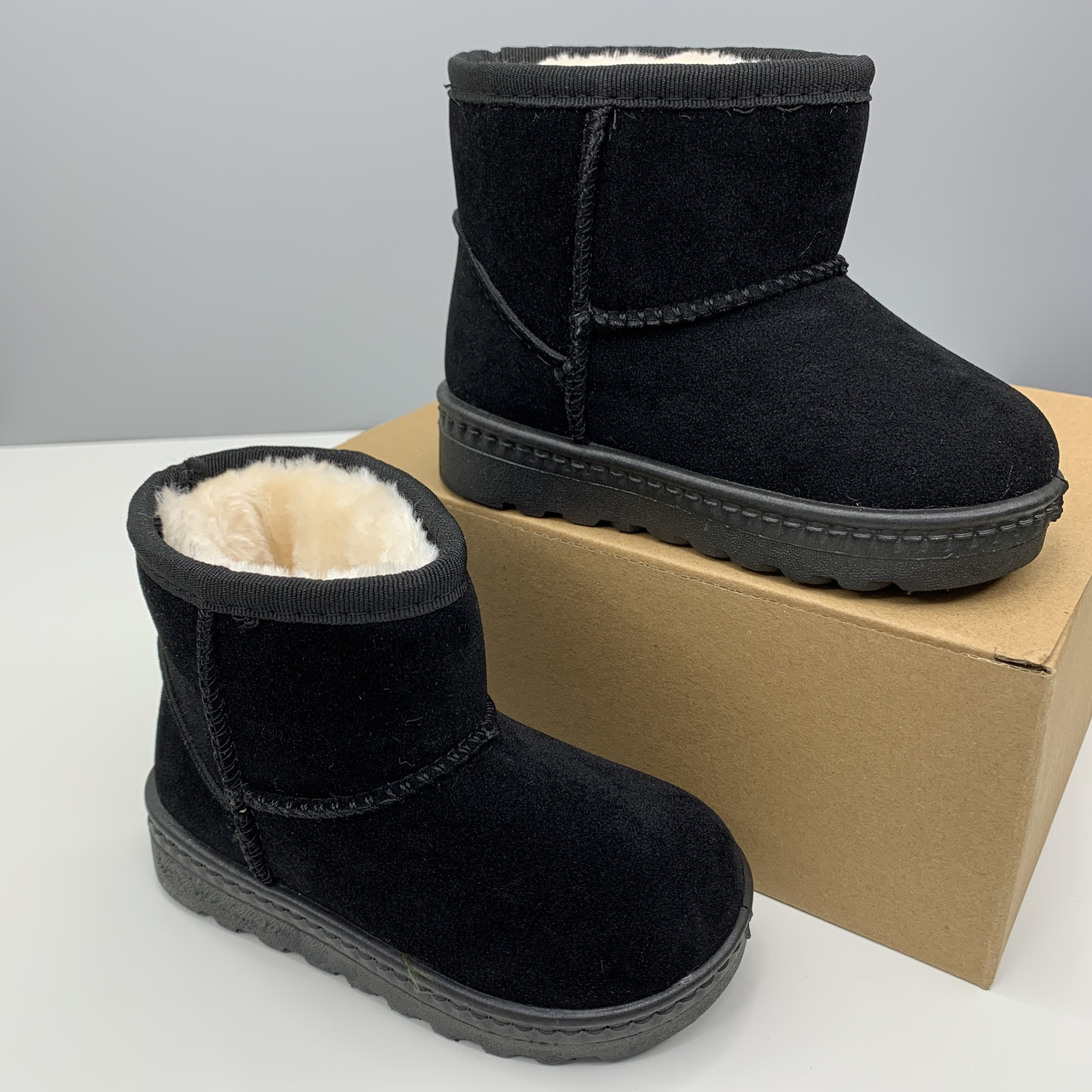 Уггі зимові дитячі зимове утеплене взуття для дитини 24 розмір / устілка 14,3 см чорні