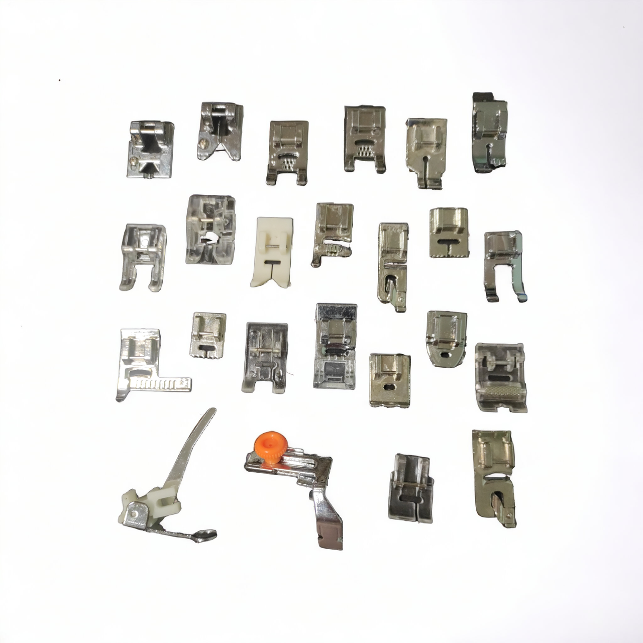 Набір лапок для побутових швейних машин у картонній коробці GT 24 штуки Лапкотримач в ПОДАРУНОК (6640)