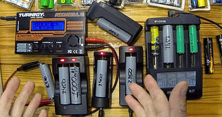 Зарядні пристрої і тестери для акумуляторів АА/ААА