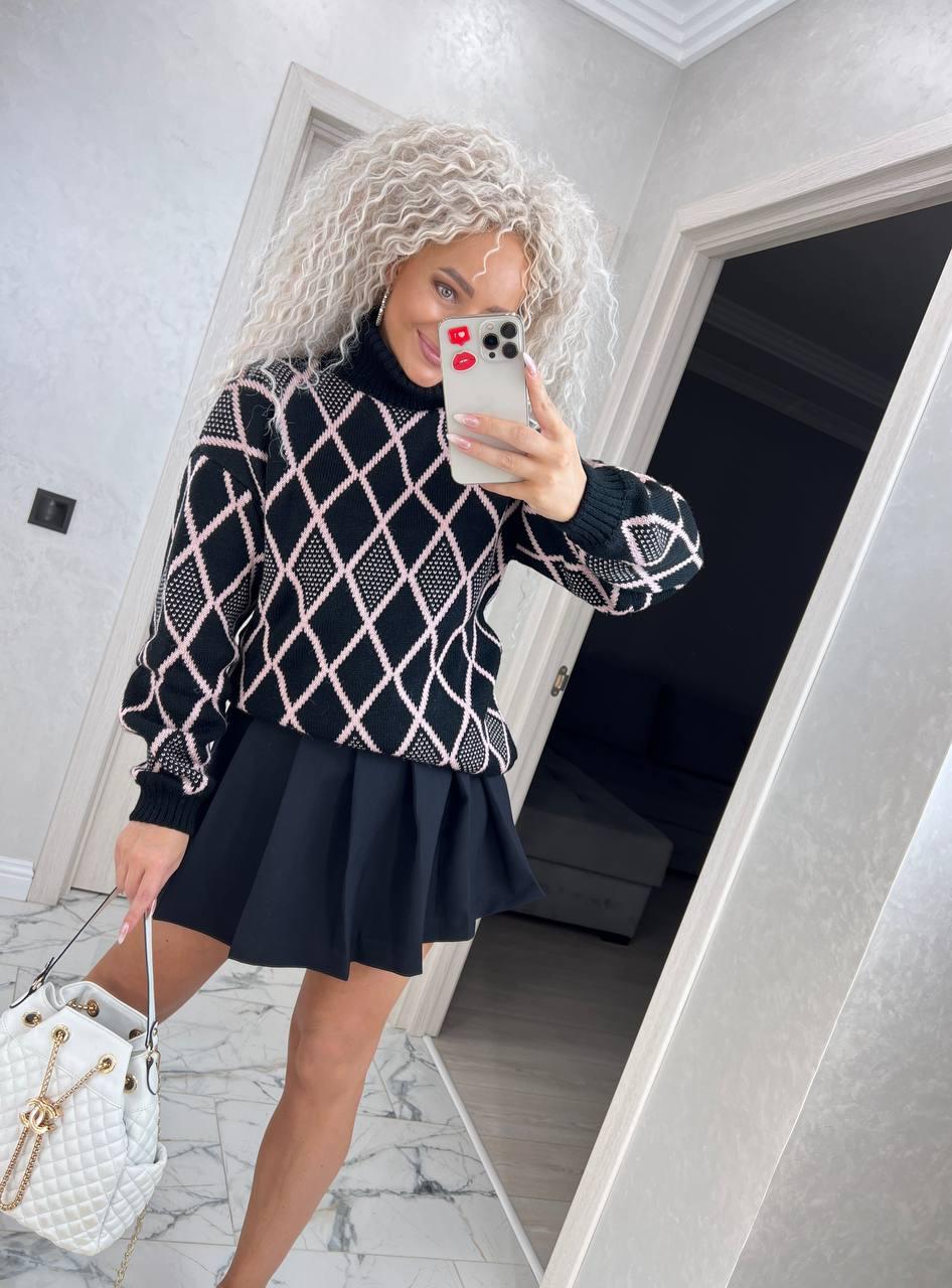 Теплий жіночий в'язаний светр гольф під горло ромб