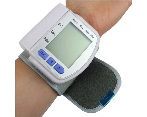 Тонометр электронный на запястье Electronic Blood Pressure Monitor - фото 1 - id-p1288757120