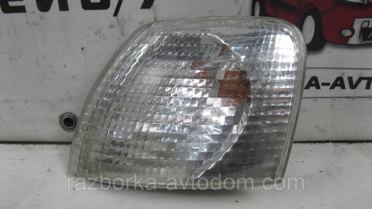 Поворотник передній лівий VW Passat B5 (1997-2000) OE:08-441-1516L-F
