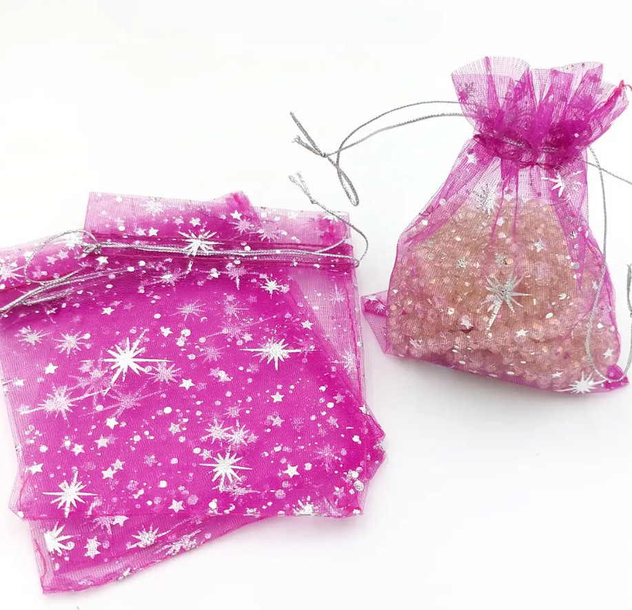 Мішечок з органзи 12х9 см, візерунок зірки, малиновий