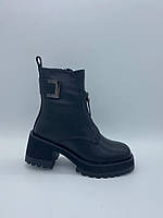 Шкіряні зимові черевики. Напівчоботи. Маленькі розміри (34, 35).