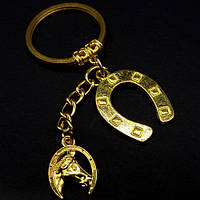 Брелок оберіг на удачу у формі підковиті колір металу золото, розмір: довжина-9 см, підвіска: 3/2.2см-2/1.5см