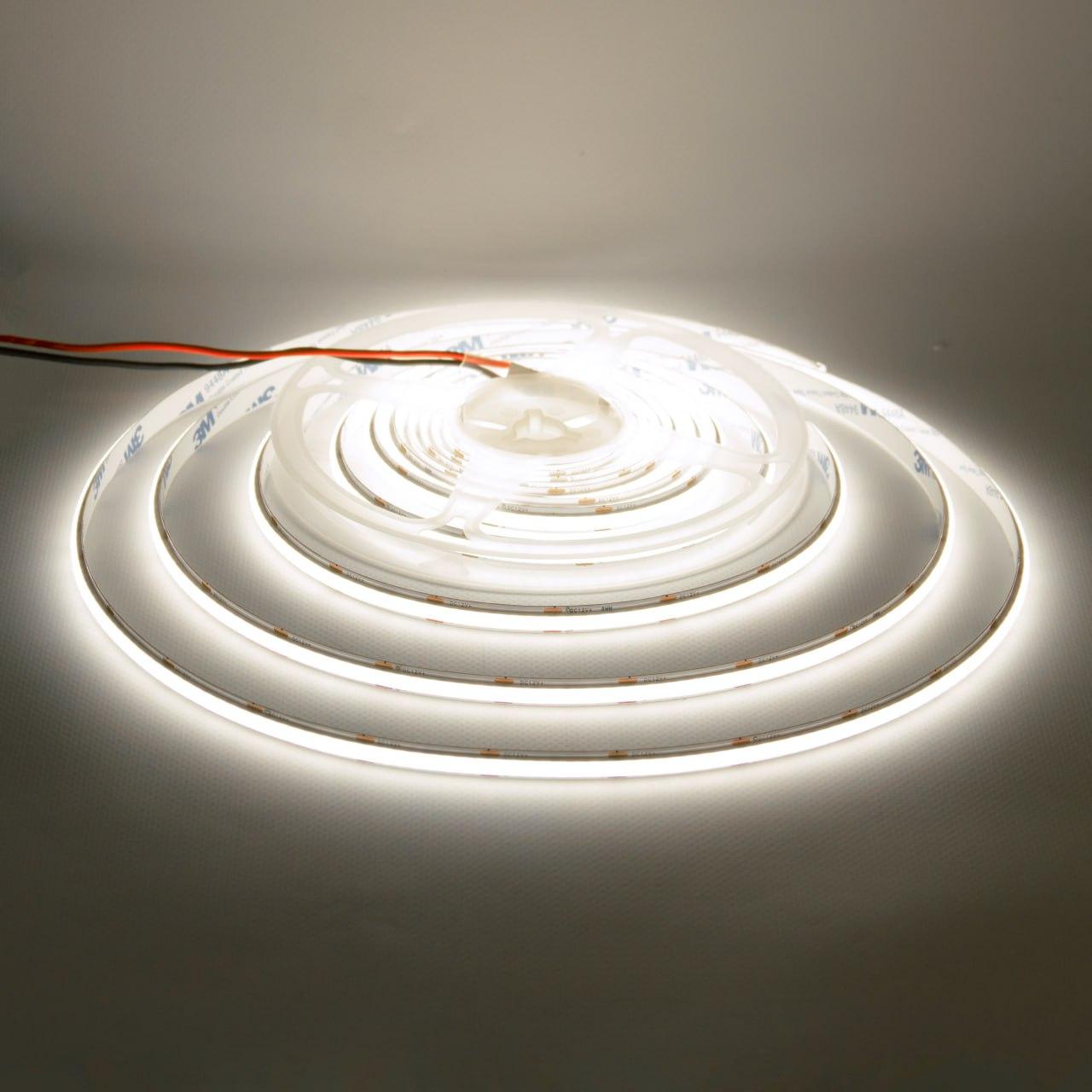 Світлодіодна стрічка СІВ 24 В нейтральна біла 320LED/м IP20