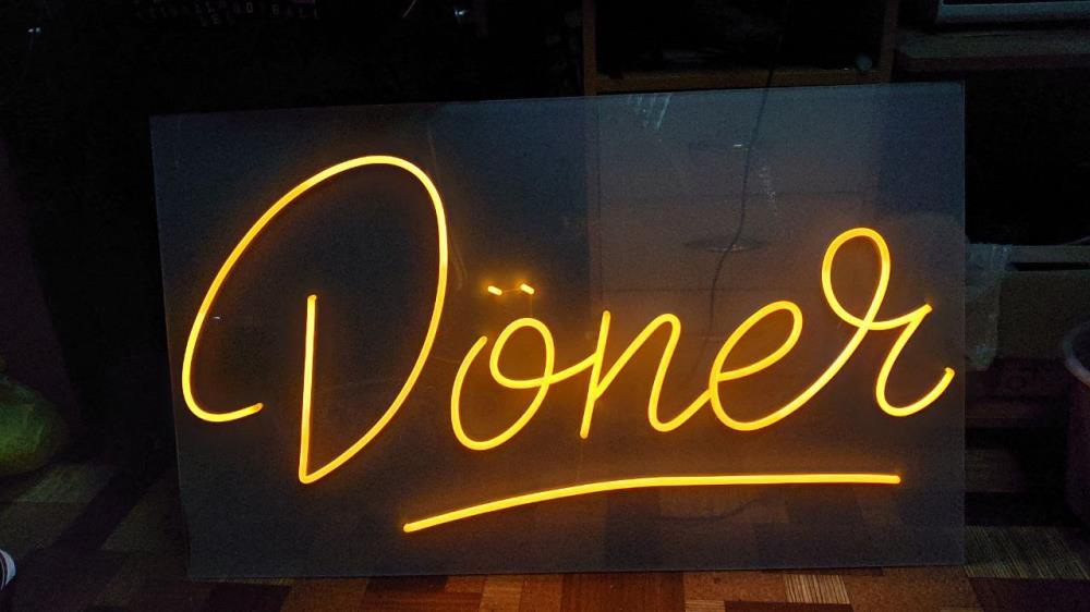 Неонова вивіска Doner (1000х600)