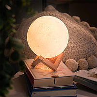 Нічний настільний світильник нічник красивий дитячий у формі Місяця 3D діаметр 13 см різні кольори