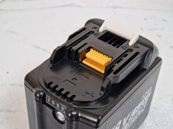Makita 18v 12ah battery hotsell