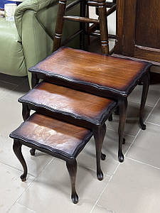 Тріо чайних столиків, журнальний стіл, підставки під вазони, кавові столики
