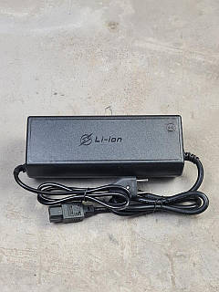 Зарядний пристрій 12.6V 30А (12V Li-Ion) для літієвих батарей
