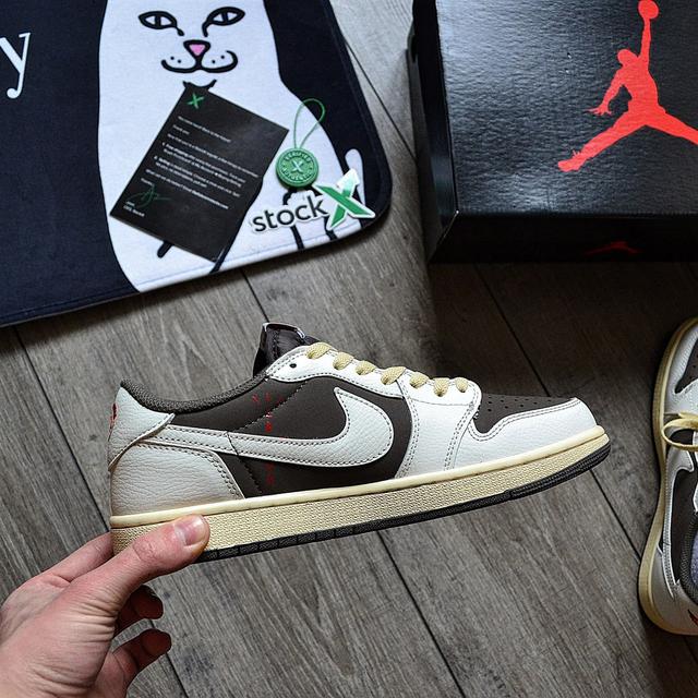 Nike Air Jordan 1 Low Travis Scott Sail and Ridgerock