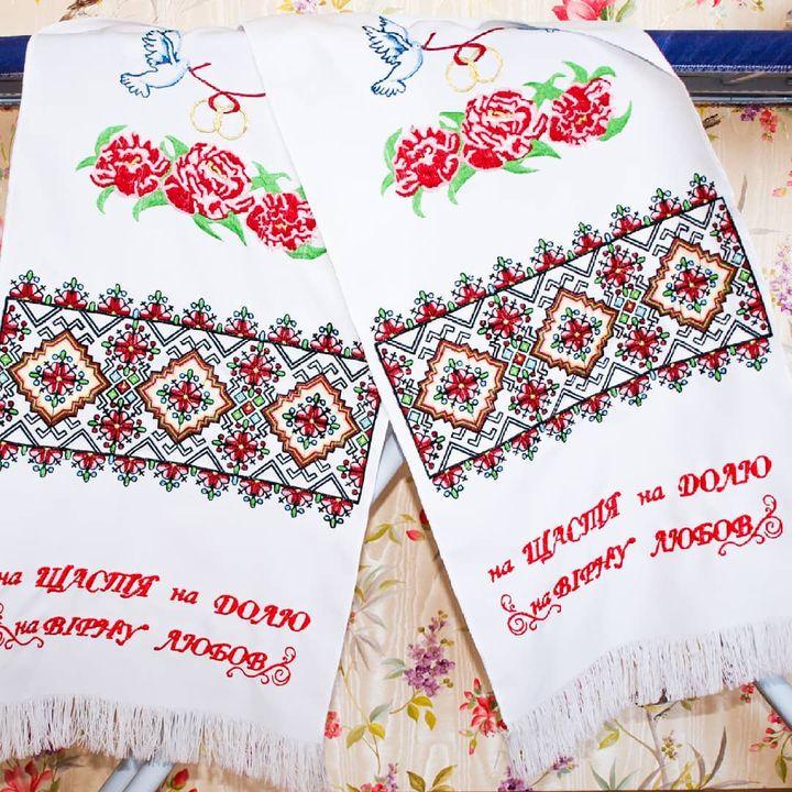 Весільні рушники під ноги з ніжною вишивкою №131