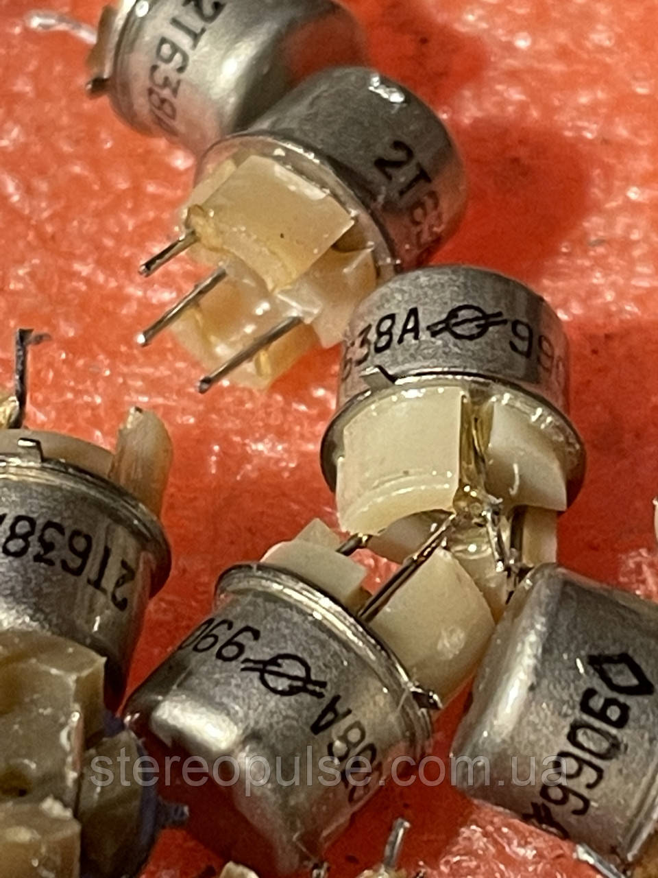 Транзистор   2Т638А  Ni  npn  120V  0.5wt