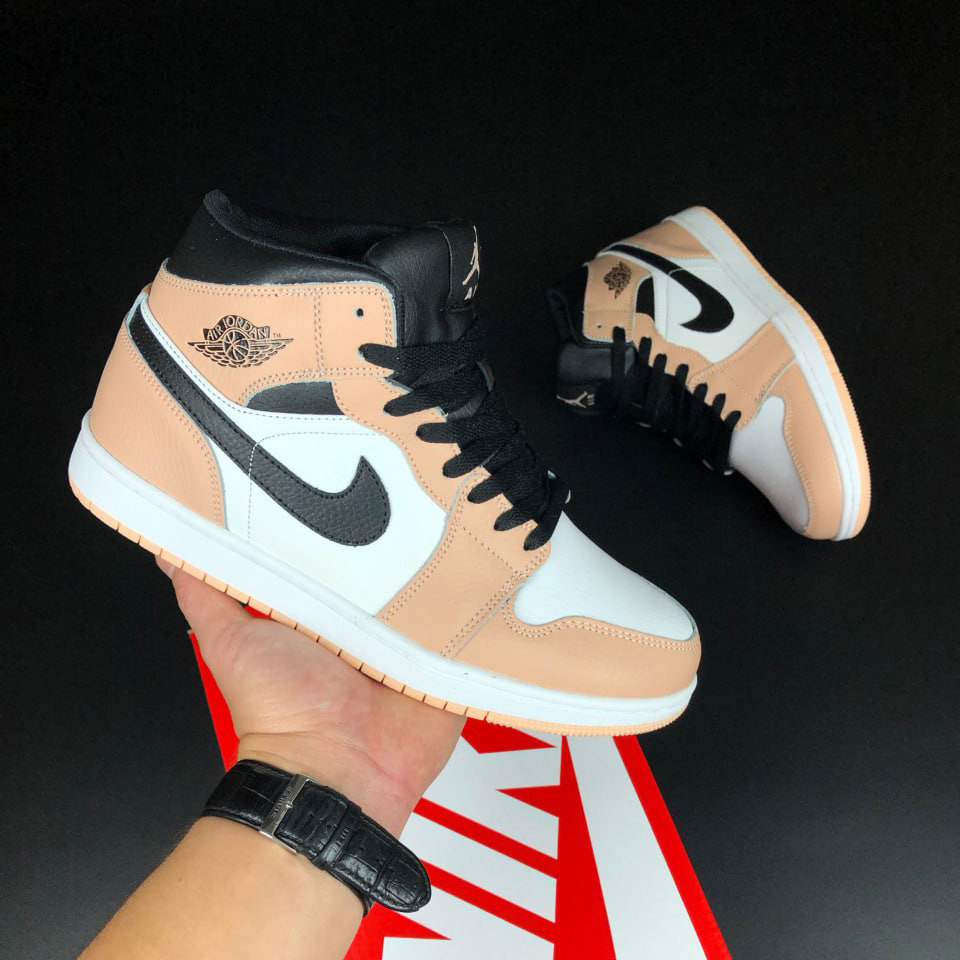 Жіночі зимові кросівки Nike Air Jordan шкіряні стильні на хутрі персикові