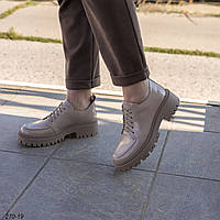 Бежеві жіночі лакові туфлі на шнурках з бежевою підошвою розміри 36-41