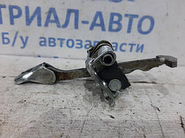 Обмежувач дверей передній правий Renault