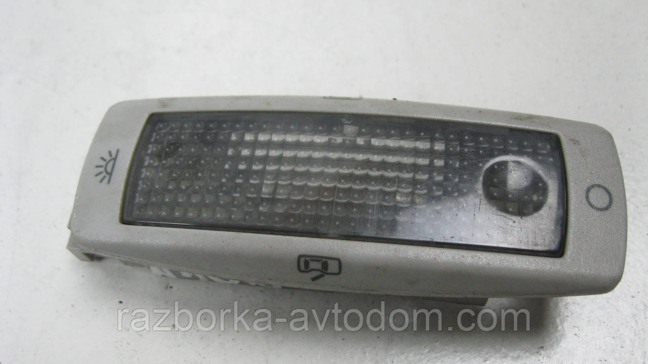 Ліхтар/плафон салону VW Passat B5 (1997-2000) OE: 3309947291