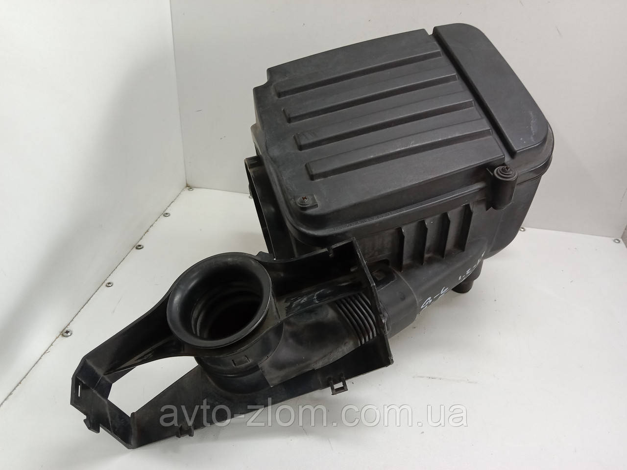 Корпус повітряного фільтра Skoda Octavia A5 1.2-1.4TSI, Шкода Октавія А5. 1K0129601CK.