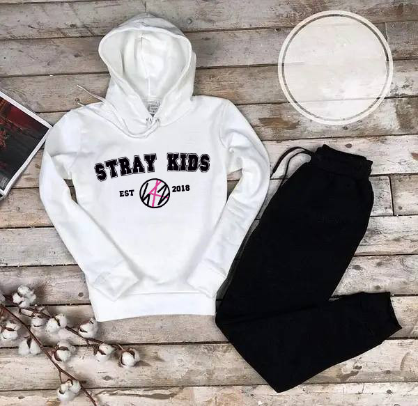 Жіночий теплий костюм з принтом "Stray Kids", фото 1
