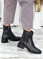 Женские кожаные ботинки на низком широком каблуке квадратный носок черные Kvadro