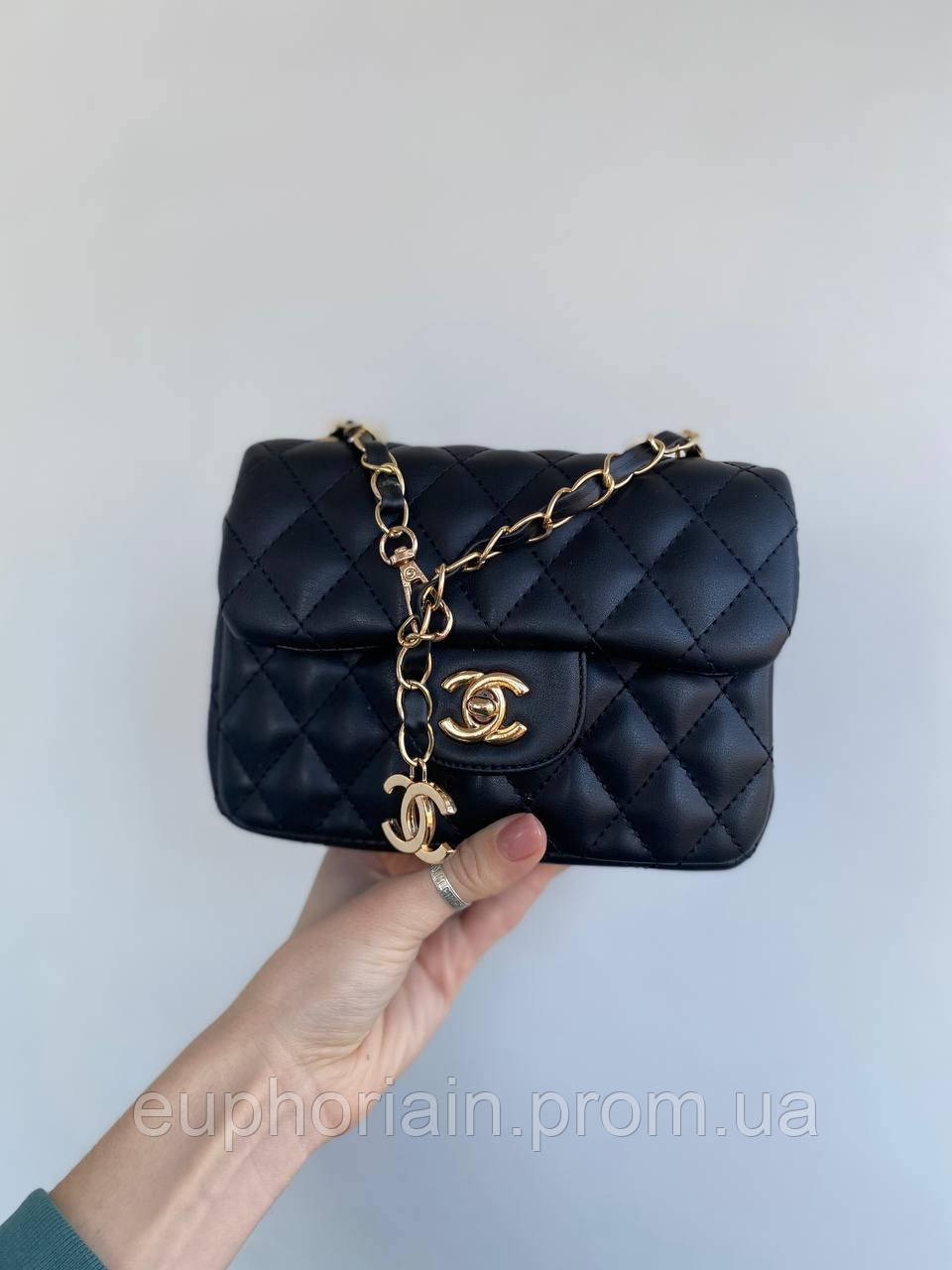 Женский сумка из эко-кожи Chanel Black / Шанель черная на плечо сумочка женская кожаная стильная брендовая - фото 2 - id-p1984526389