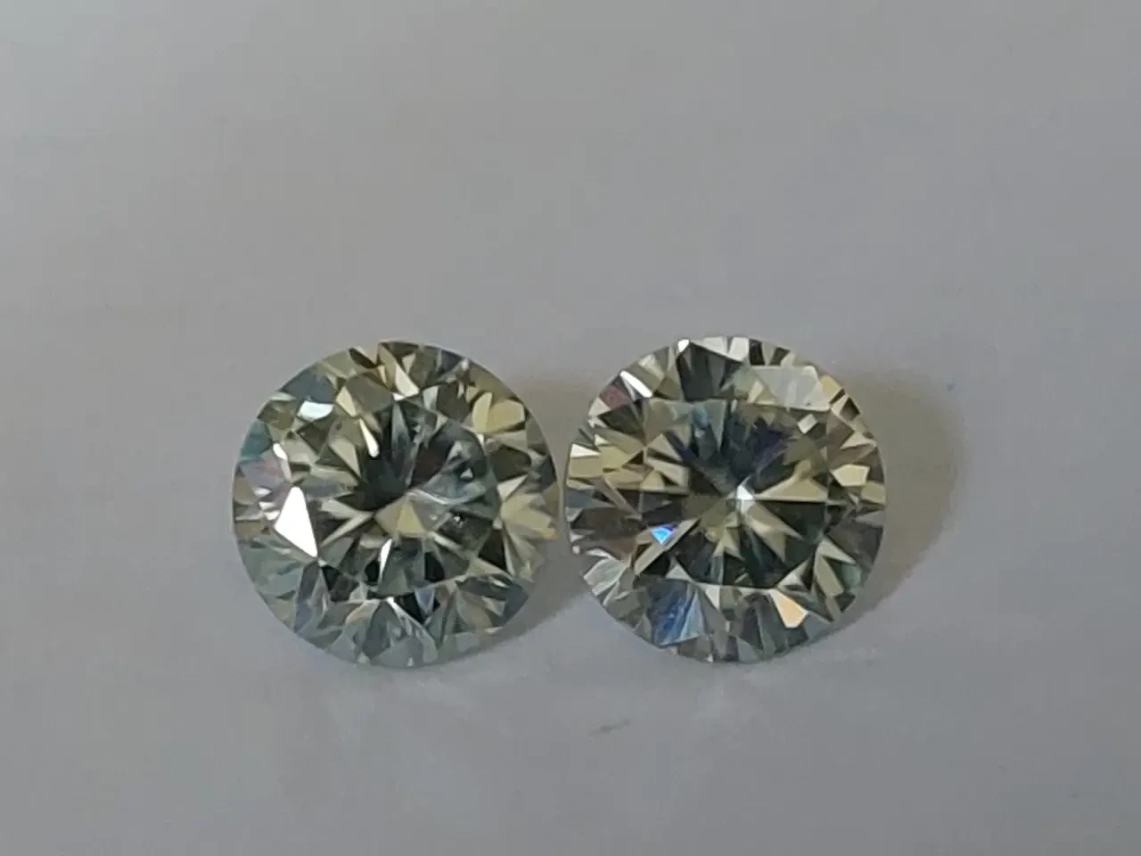 Муассанит 2.08ct VVS1-4 шт