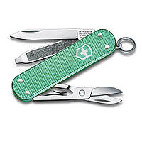 Ніж-брелок Victorinox Classic SD 58 мм, 5 функцій, Зелений (0.6221.221G)