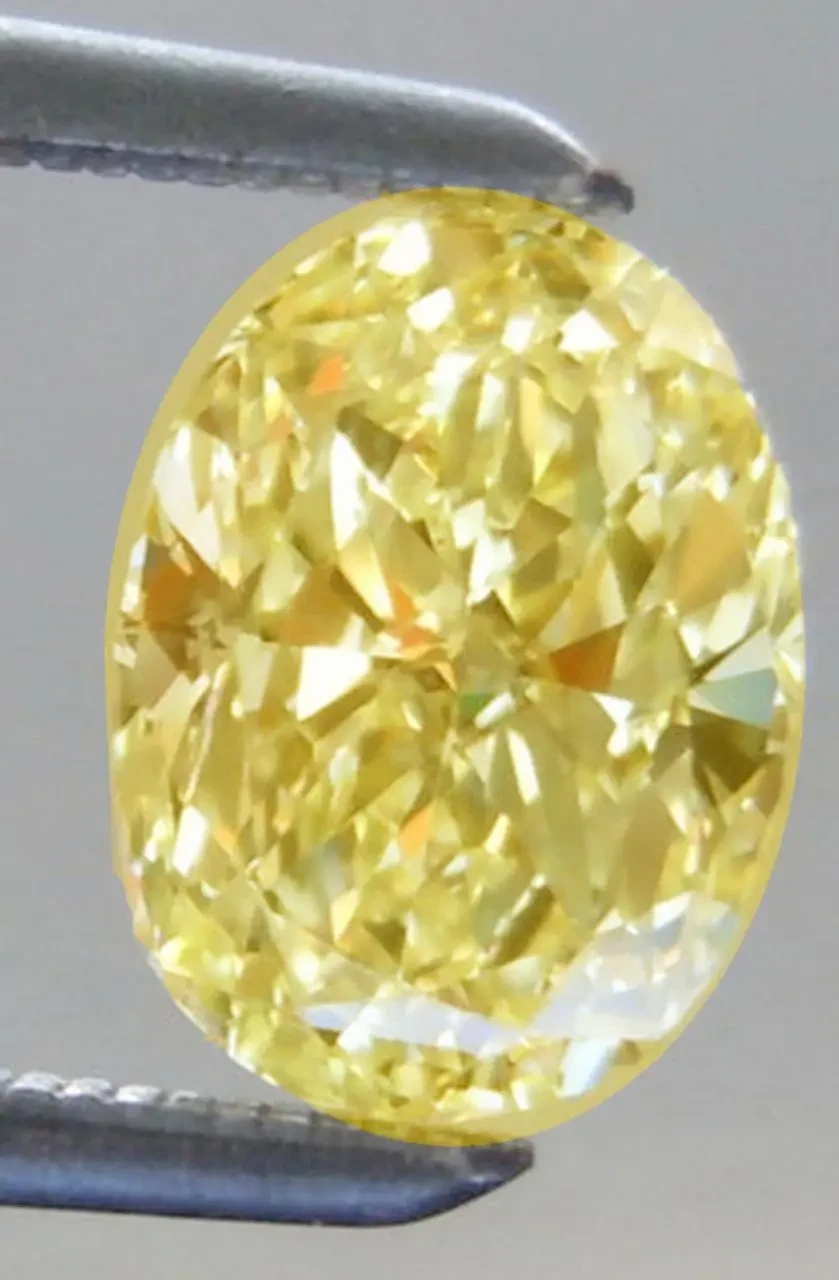 Муасаніт світло жовтий 12.95 ct VVS1