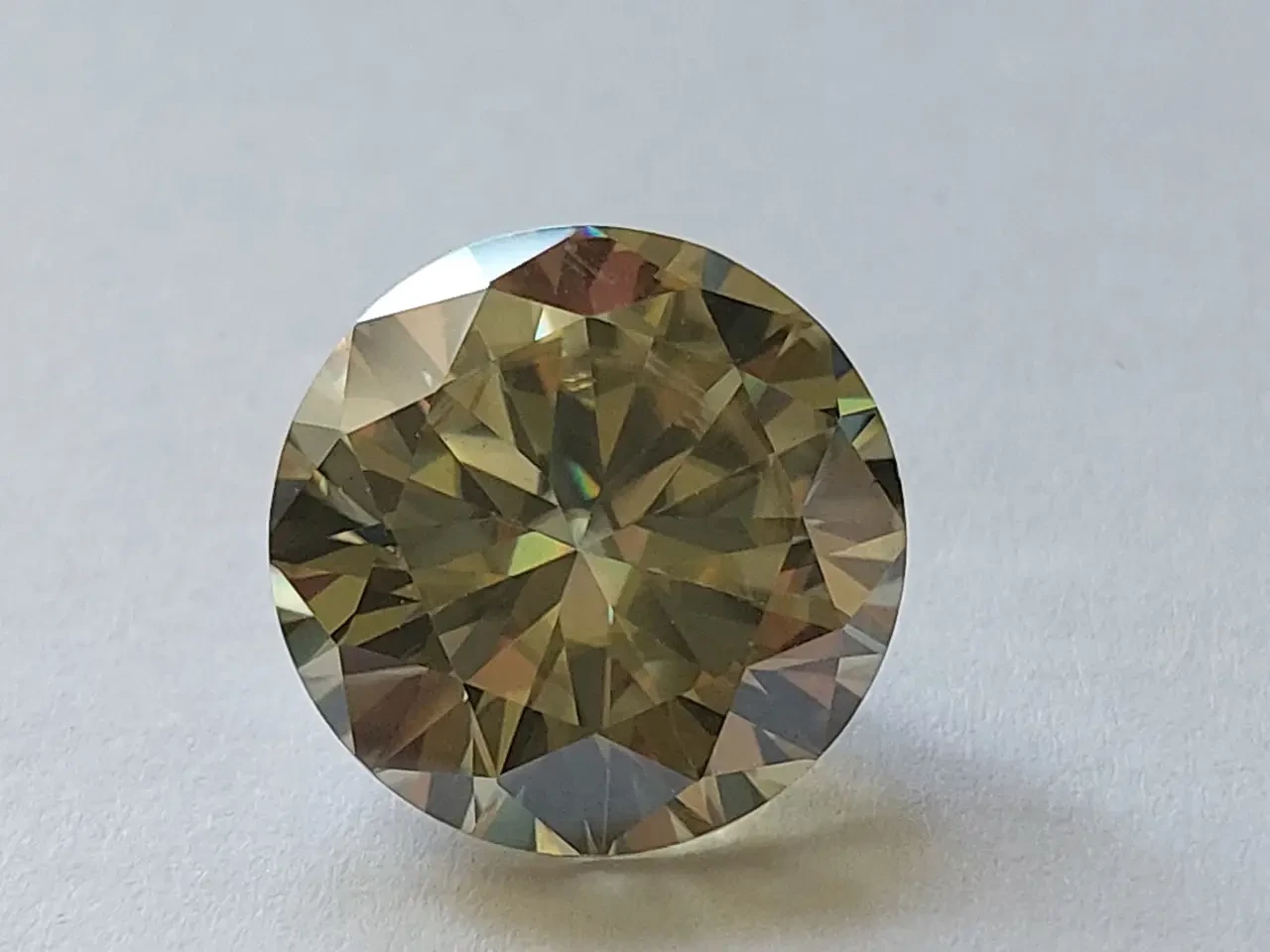 Муасаніт 7.51ct VVS1/13.33mm