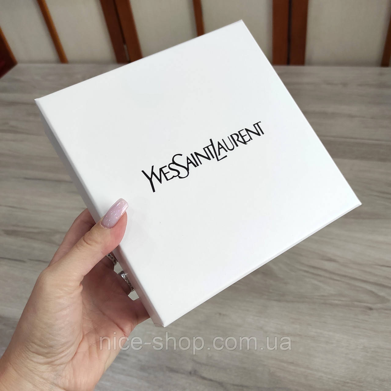 Подарункова коробка Yves Saint Laurent (YSL)