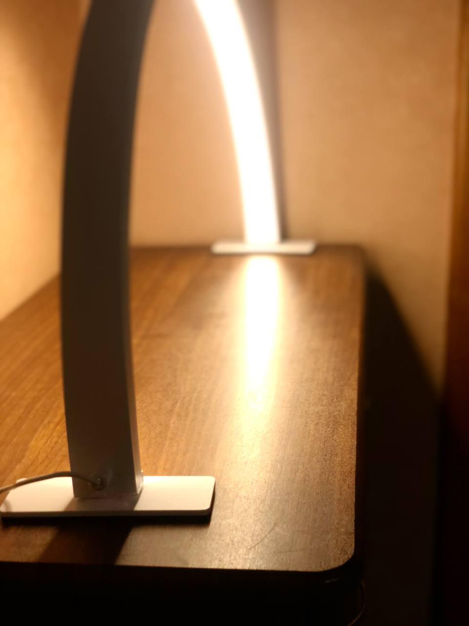 Бестеневая настольная лампа для маникюра "Moon" в белом цвете (ID ...